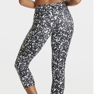 Fabletics Mid-Rise Printed Powerhold Capri